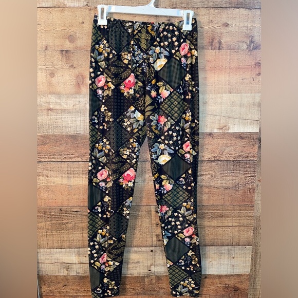 Pants - Cottagecore floral leggings